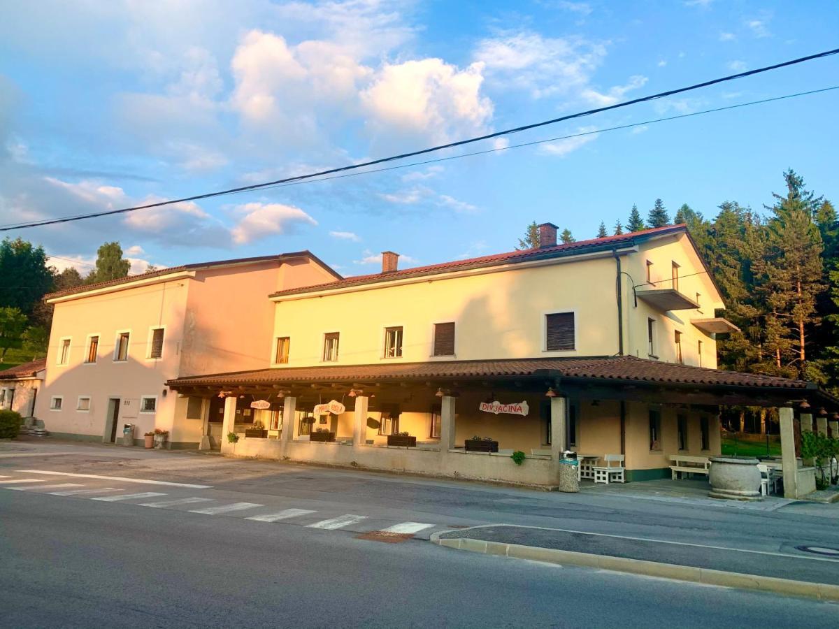Gostisce Stari Grad Hotell Senozece Eksteriør bilde